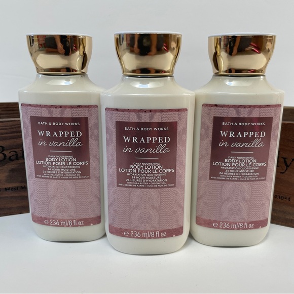 Bath & Body Works Wrapped in Vanilla Body Lotion - White - Picture 1 of 1